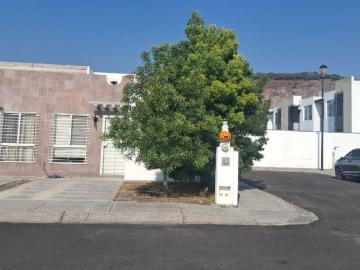 Casa en condominio en renta Circuito Merlot, Fraccionamiento Viñedos, San Pedro Martir, Querétaro, México