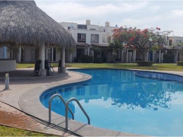 Casa en condominio en renta Club De Golf Santa Fe, Xochitepec, Morelos