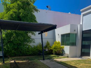 Casa en condominio en renta El Real, Jardín Real, Zapopan, Jalisco, México