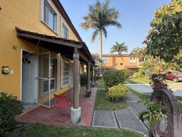 Casa en Condominio en Venta, Emiliano Zapata, Mor. Con Vigilancia