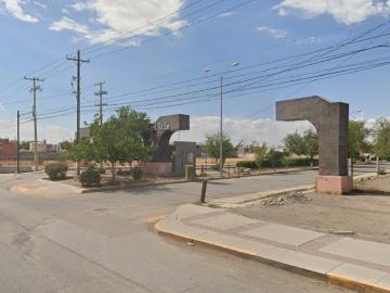 Casa en Condominio en Venta en Colonial del Valle, Juárez