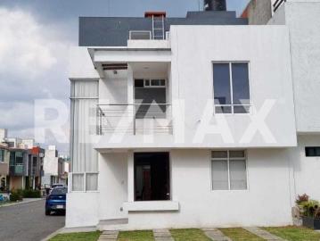Casa en Condominio en Venta en Fraccionamiento Fuentes de San José, Sta. Cruz Otzacatipan, San Mateo Otzacatipan