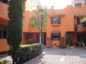 Casa en venta en condominio a 5 minutos de Perisur, entre avenida del Im?n y perif?rico sur, CDMX