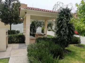 Casa en Condominio en Venta en la Colonia San Mateo Otzacatipan en Toluca