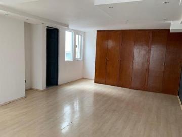 Casa en Condominio en Venta o Renta en Roma Sur con Balcón y Potencial para Roof Garden
