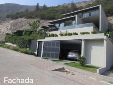 MODERNA Y AMPLIA CASA EN LA QUEBRADA DE CIENEGUILLA