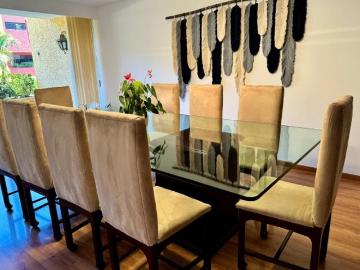 BAJA DE PRECIO Casa muy iluminada en calle tranquila y arbolada