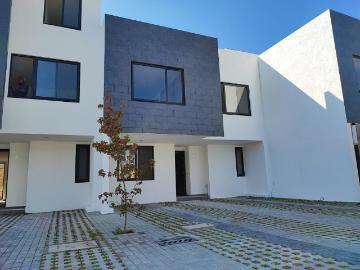Casa en condominio Santa Mar?a