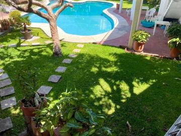 CASA EN CONDOMINIO, PARA REMODELAR CERCA DEL CENTRO DE CUERNAVACA Y DE AVENIDAS PRINCIPALES