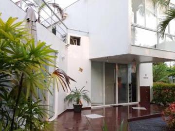 Casa en conjunto cerrado amoblada en la playa pedernales vía a cojimies