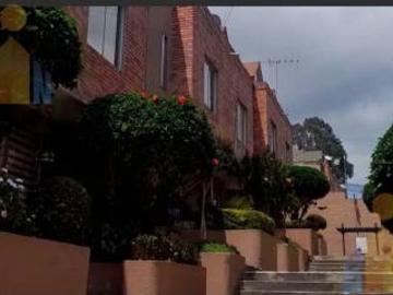 Casa en conjunto Genova de venta por el terminal de Carcelen