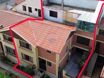 Casa en conjunto habitacional los pinos
