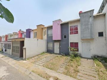 Casa en CORAL 246, FRACCIONAMIENTO DORADO REAL, VALENTE DIAZ, VER. JFE