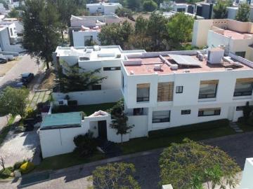 Casa en Diana Natura | 4 recámaras | Sótano con bar y salón de juegos