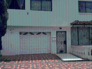 Casa en el barrio Los colores