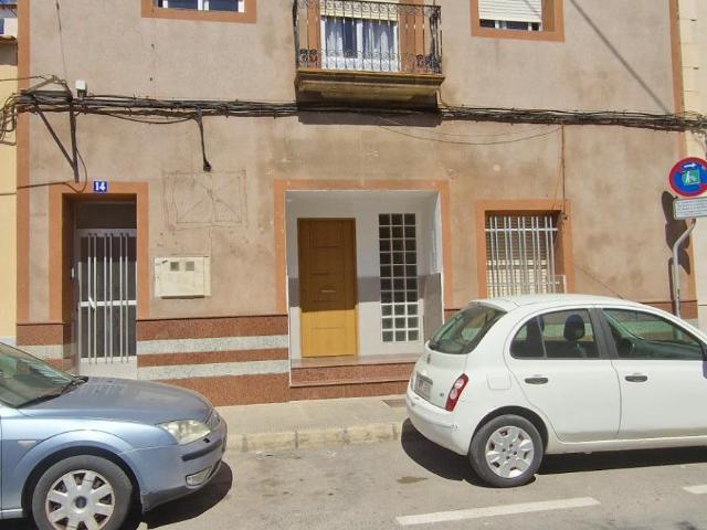 Casa en el Centro de Villafranqueza: Oportunidad Única