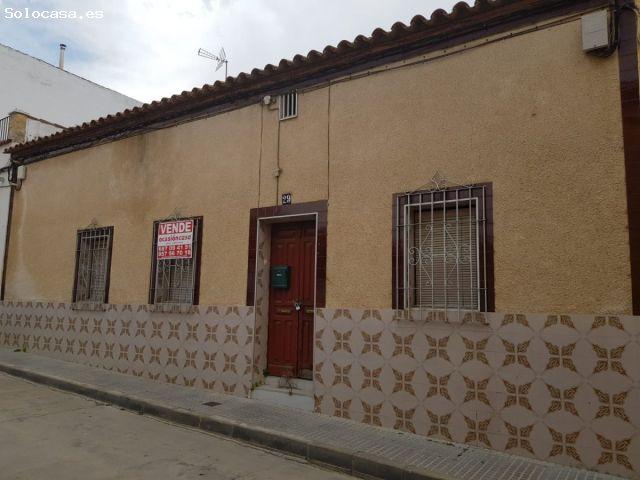 CASA EN EL CENTRO DE PUEBLONUEVO