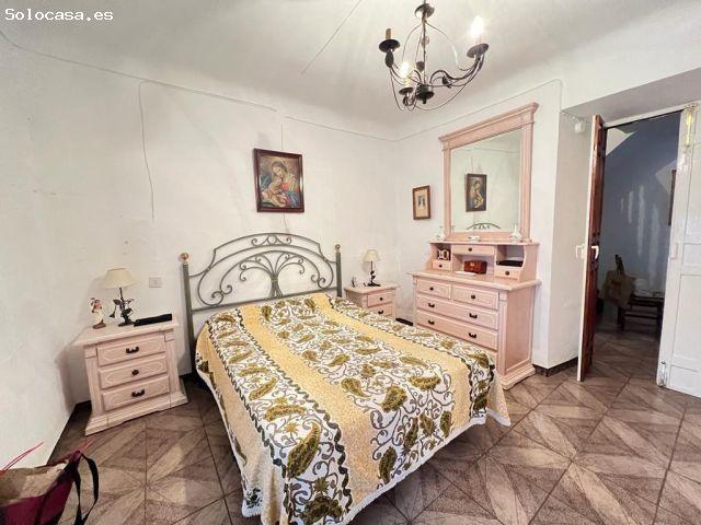 CASA EN EL PUEBLO DE ALAMEDA ESTA DISPONIBLE¡