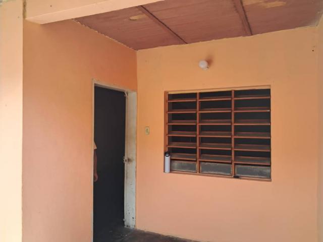 CASA EN EL ST. LOS ROSALES MARACAY VE46 136MA MMAT