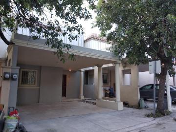Casa en El Sabino Cerrada Residencial en Monterrey NL