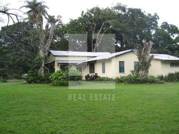 Casa en El valle de Anton con terreno de 11,073.90 m2