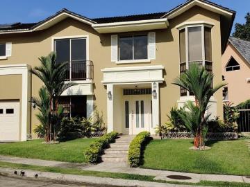 CASA EN EMBASSY GARDENS
