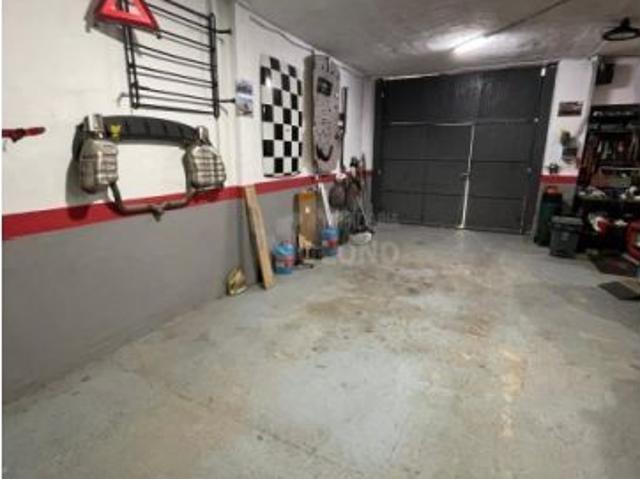 Casa en esquina con jardín privado y amplia terrazas