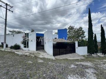 Huertas la Joya Exclusiva casa campestre con terraza y preparación para alberca en Querétaro GO559