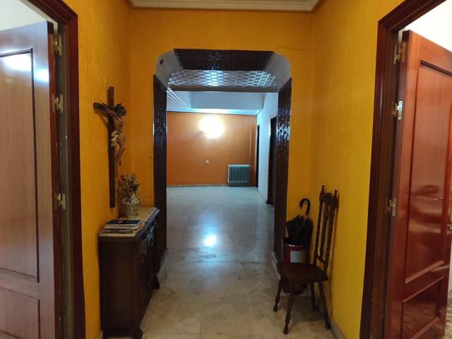 CASA EN ESQUINA ENTRE SANTA MARIA Y AYTO DE 112 METROS DE PARCELA