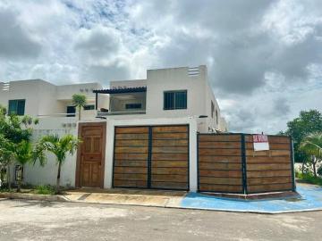 Casa en esquina, en Fraccionamiento Las Américas VI