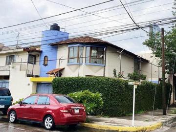 CASA EN ESQUINA EN JARDINES UNIVERSIDAD + LOFT INDEPENDIENTE, $9´6000,00
