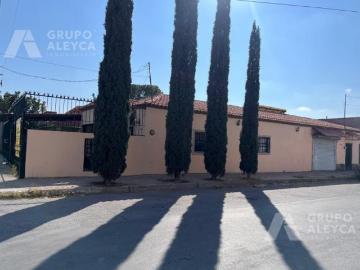 Casa en esquina en Junta de los Rios