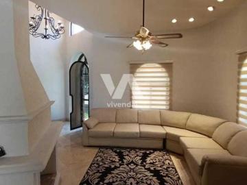 Casa en esquina en Residencial San Alberto