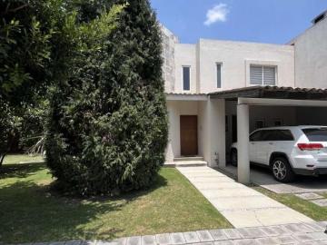 CASA EN ESQUINA EN VENTA EN FRACCIONAMIENTO QUETZALCÓATL RECTA A CHOLULA