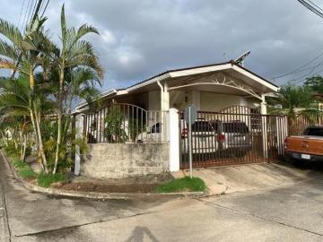 CASA EN ESQUINA LAS CUMBRES EN RESIDENCIAL CERRADO