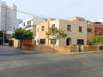 Casa en esquina miraflores m ml x ml