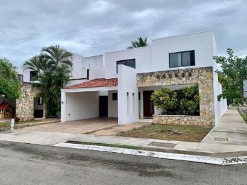 CASA EN ESQUINA PRIVADA COCOYOLES LA ISLA MERIDA YUCATAN