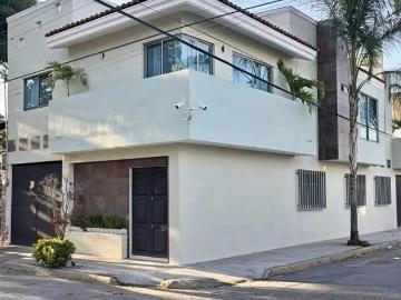 Casa en esquina remodelada en venta en Col. Aldama Tetlan, Guadalajara