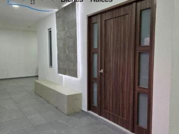 Casa En Esquina Remodelada En Retorno Cerrado