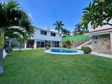 CASA EN FRACC. BURGOS CON ALBERCA Y JARDÍN, 4 HABITACIONES, SEGURIDAD Y MAS ZONA SUR DE CUERNAVACA