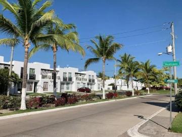 Casa en Fracc. privado a 5 mins de playa Nuevo Vallarta