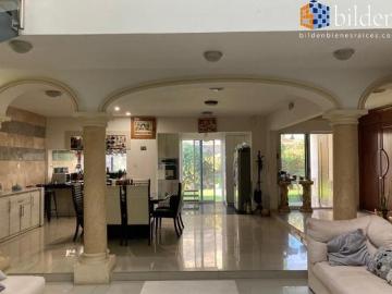 Casa en Fracc. Residencial Los Laureles