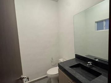 Casa en Fraccionamiento Villas del Renacimiento