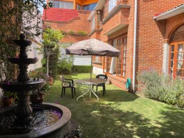 Casa en fraccionamiento con seguridad en Huixquilucan
