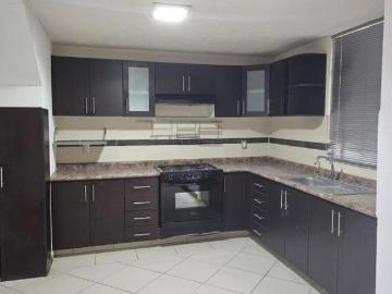 Casa en Fraccionamiento Cumbres de la Pradera