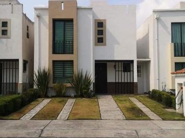 Casa en fraccionamiento en renta Zinacantepec