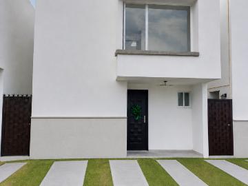 Casa en fraccionamiento en renta Zinacantepec