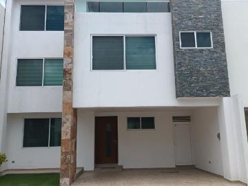 Casa en fraccionamiento en renta Bosques De Granada, Barrio De Santiago Mixquitla, Cholula, Puebla, México