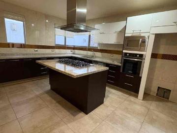 Casa en fraccionamiento en renta Condado Del Valle, Estado De México, México