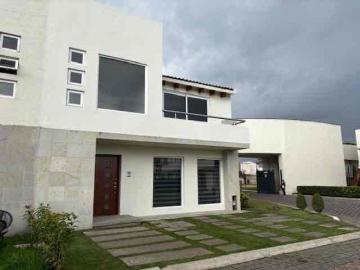 Casa en fraccionamiento en renta Metepec, Avenida Tecnológico Mz 026, Col. Agrícola Bellavista, Llano Grande, Estado De México, México